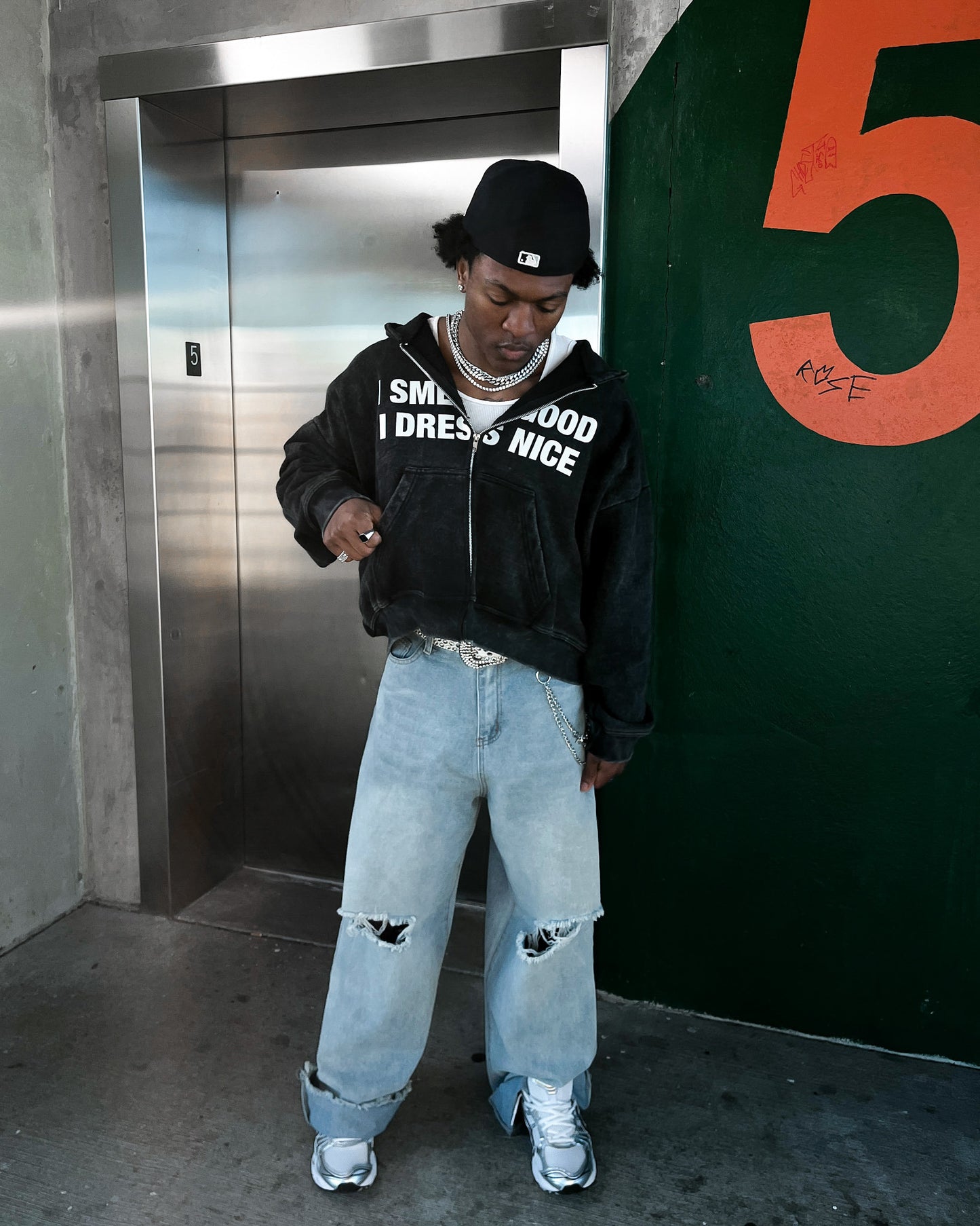 “I SMELL GOOD I DRESS NICE” Zip Hoodie