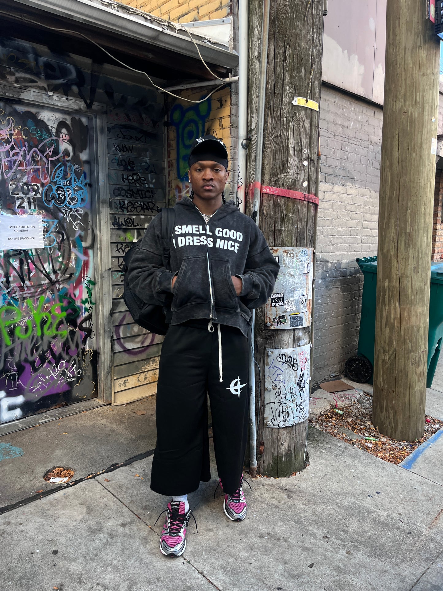 “I SMELL GOOD I DRESS NICE” Zip Hoodie